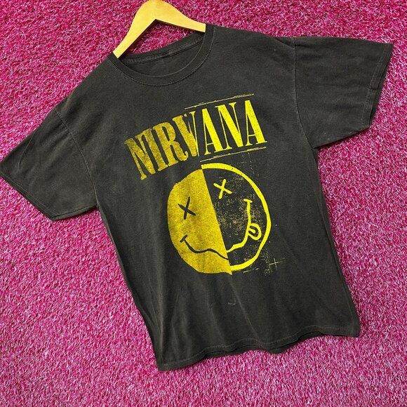 Nirvana Never mind Smiley Grunge Tshirt size Large - Picture 3 of 6